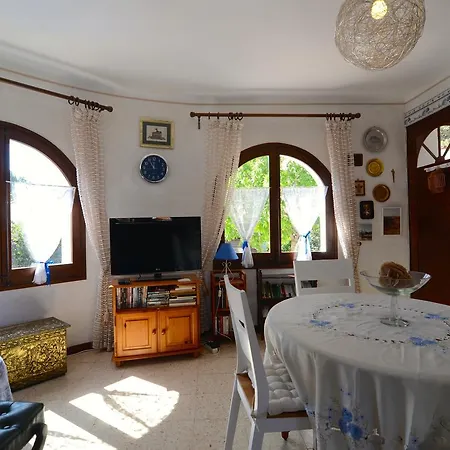Cadi 6 Piscina Holiday home *